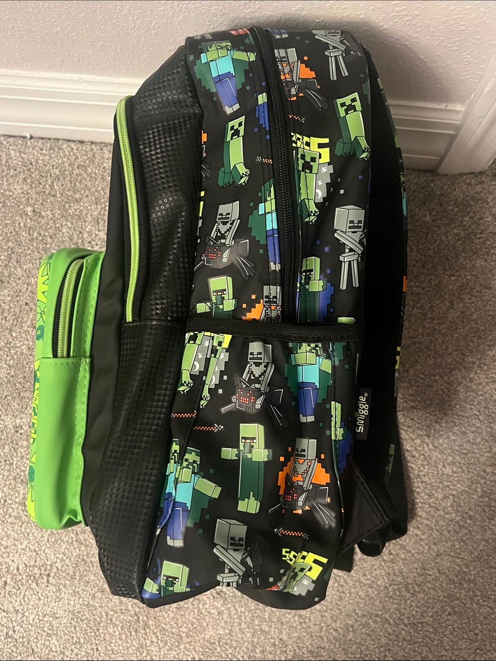 Minecraft Smiggle Classic Creeper Backpack - Neon Green & Black - Picture 6 of 17